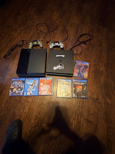 Ps4 slim and - , bundle